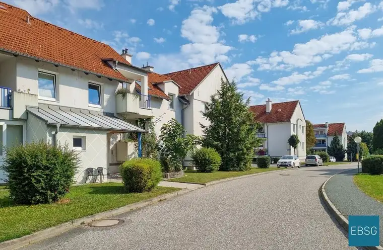 Familienwohnung im EG mit Loggia