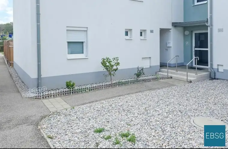 3-Zimmerwohnung im 1.OG mit Loggia