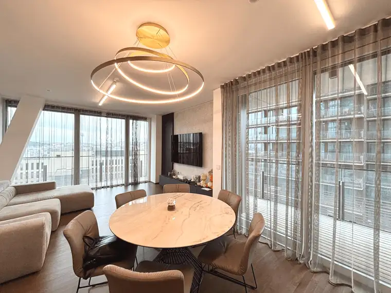 Stilvoll Wohnen – Designer-Residenz im Triiiple Tower mit Panoramaausblick