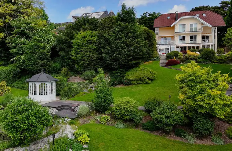 Exklusive Villa in Baden bei Wien – einzugsbereit, mit beheizbarem Pool &amp; traumhaft gepflegtem Garten