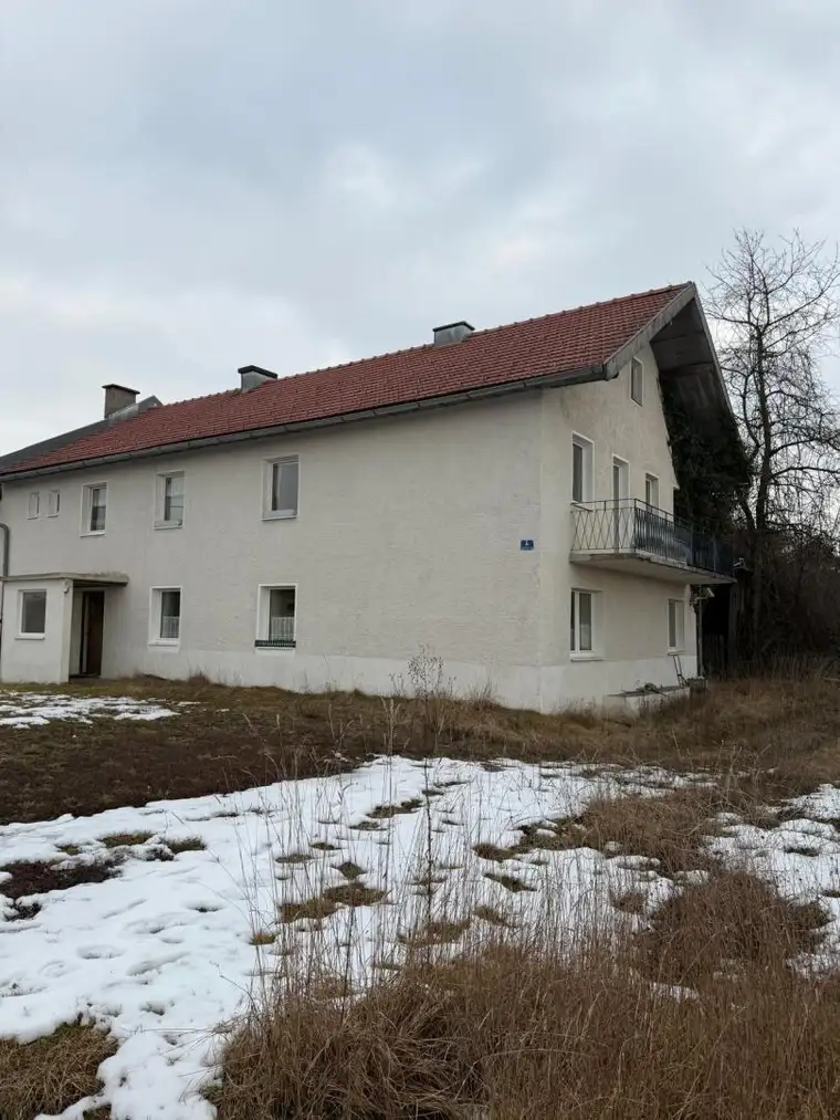 Grundstück mit renovierungsbedürftigem Haus nahe Linz – mit Baugenehmigung