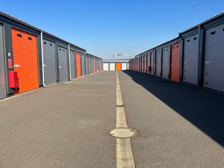 Moderne 28-112m² Garagen und Lagerräume mit Strom zur Miete | Jederzeit kündbar
