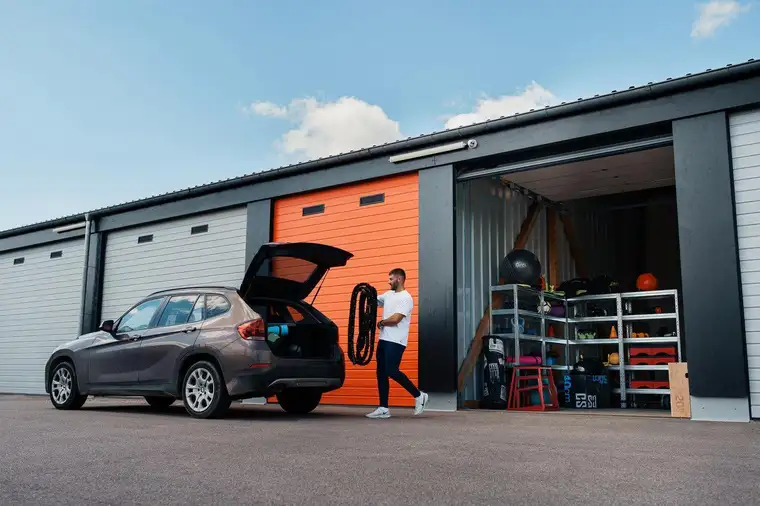 Moderne 28-112m² Garagen und Lagerräume mit Strom zur Miete | Jederzeit kündbar