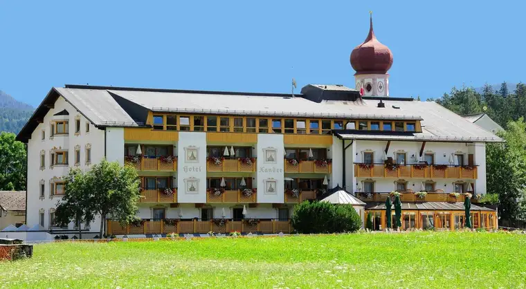 Hotel-Objekt mit anliegenden Grundstücken und Altbestand