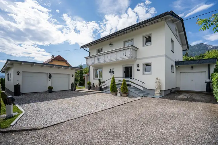 Sehr gepflegtes Ein-/Mehrfamilienhaus in unmittelbarer Faakersee - Nähe