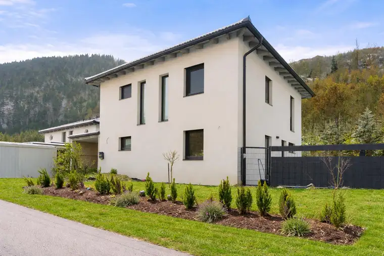 Modernes Einfamilienhaus mit hochwertiger Ausstattung und großem Grundstück in Sachsenburg!