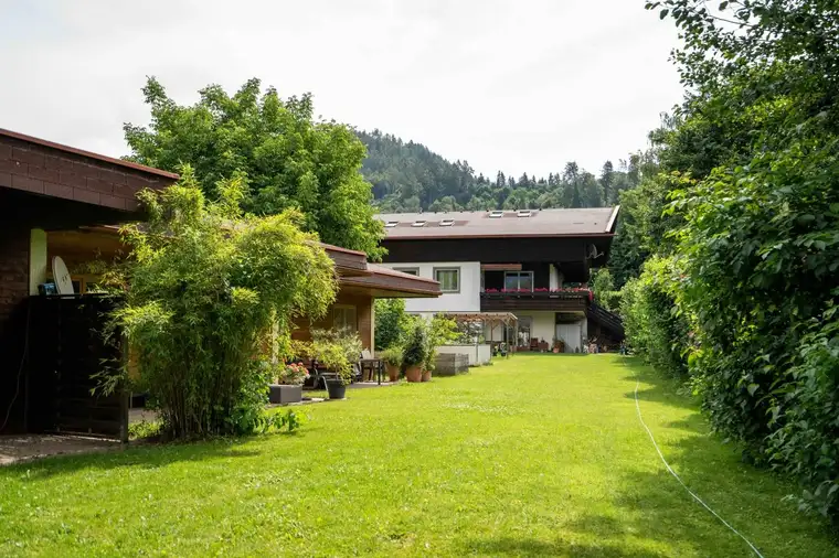 Exklusive Seeliegenschaft mit Bootshaus und Bungalows am Ossiacher See!