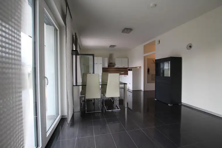 Schöne 2-Zi-Gartenwohnung in unmittelbarer UNI-Nähe!!