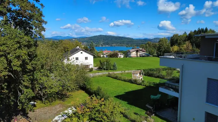 Leben, wo andere Urlaub machen – Projektiertes Panoramagrundstück mit Wörtherseeblick!