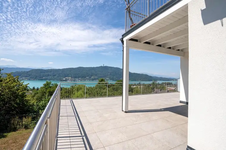 Erstbezug-Eigentumswohnung mit Traumblick auf den Wörthersee! Touristische Nutzung möglich!