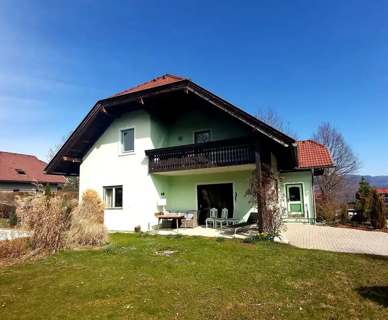 Gepflegtes Einfamilienhaus mit zwei Wohneinheiten in ruhiger Lage in Feistritz/Rosental!