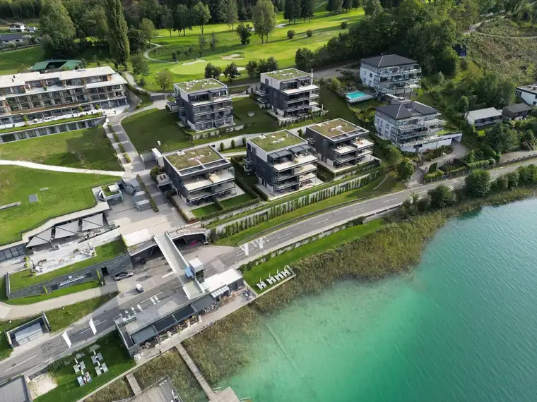 Exklusives 2-Zimmer-Apartment mit traumhaftem Panorama-Seeblick und direktem Seezugang am Wörthersee