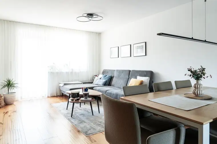 **MIETKAUF** Kernsanierte 3 Zimmer Erdgeschosswohnung nähe Plus City