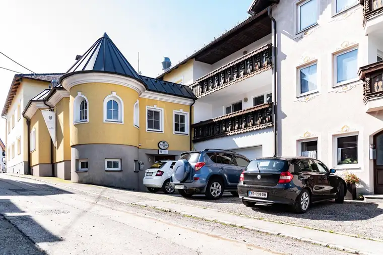 Bezirk Rohrbach: Zinshaus mit 4 Wohnungen, 3 Fremdenzimmer und Gaststätte – Ideal für Investoren!