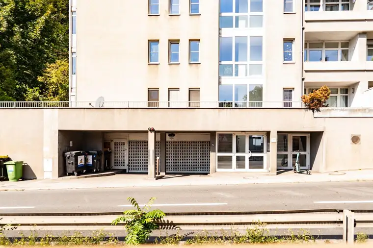 Sicher parken in Linz: Ihr Tiefgaragenstellplatz in Urfahr Rudolfstraße