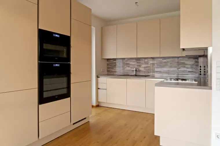 Moderne 4-Zimmer-Wohnung mit Balkon in Neuhofen an der Krems – viel Licht und Raum!
