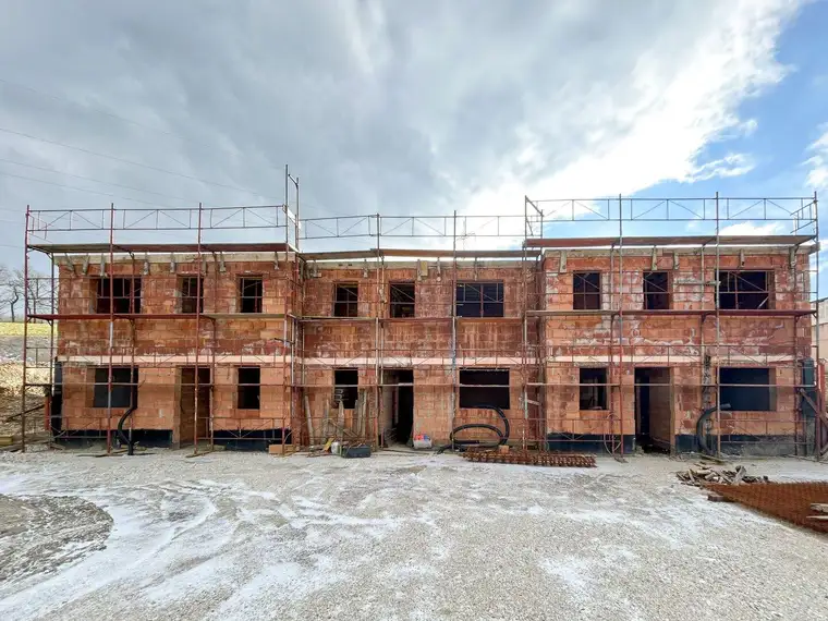 Familienfreundliches Eckreihenhaus in Weibern – Modern und gemütlich!