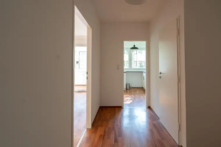 Charmante 3-Zimmer-Wohnung mit Loggia in 1230 Wien - Nähe Lainzer Tiergarten