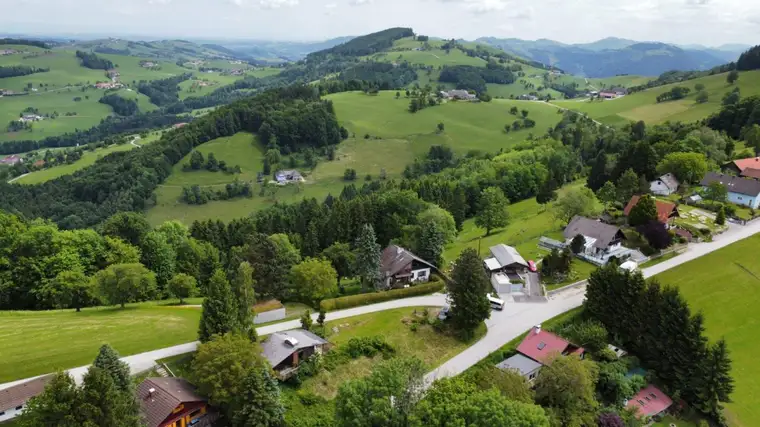Wunderbares Grundstück mit Hütte in Zehetner mit traumhaften Ausblick