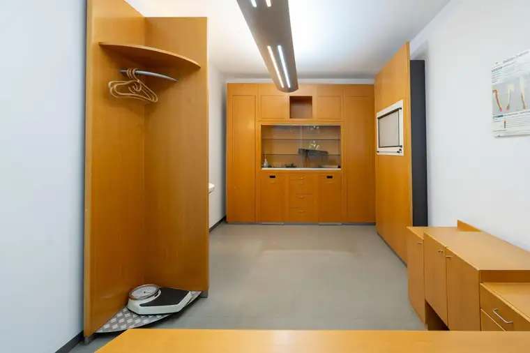 ZU MIETEN: Vielseitig nutzbare Gewerbe/Bürofläche – individuell gestaltbar! Barrierefrei