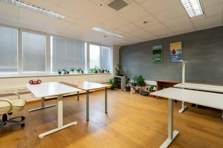 Attraktives Büro im EG mit moderner Infrastruktur in Pinsdorf zu mieten!