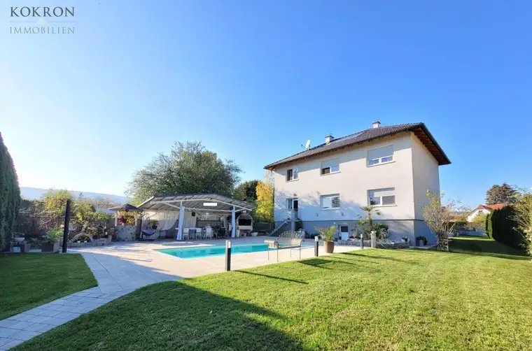 Modernes 2-Familienhaus mit Doppel-Grundstück, großer Pool