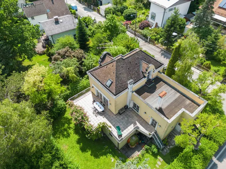 Top Lage und viele Möglichkeiten für die neuen Eigentümer!