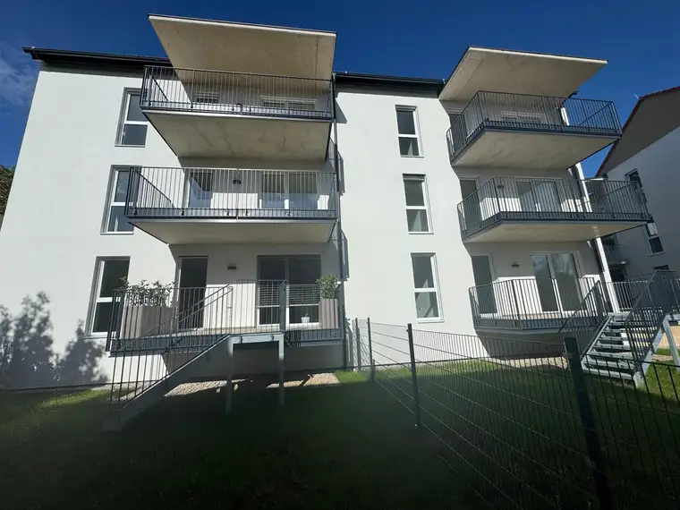 Erstbezug! 3 Zimmer Neubauwohnung (ca. 69m²) mit Balkon in LIEBOCH