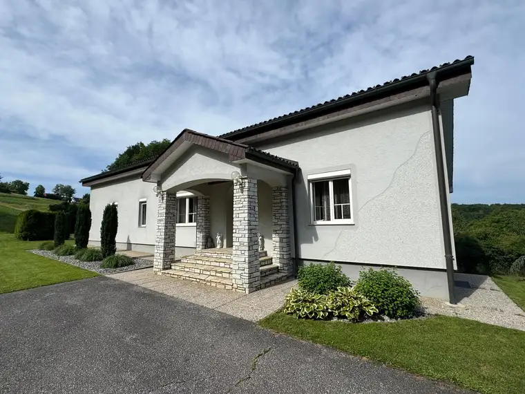 Idyllisches Einfamilienhaus in ruhiger Lage mit großzügigem Garten in Neustift b. Riegersburg