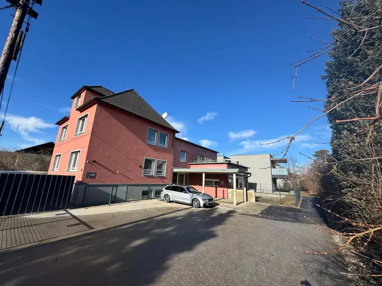 Saniert! 3 Zimmer Mietwohnung (ca. 68 m²) mit KFZ Abstellplatz und Kellerabteil in Graz