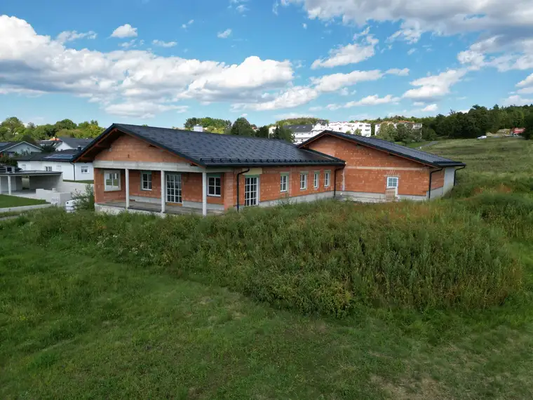Rohbau - Einfamilienhaus (ca. 200 m²) mit Pool, Grünbereich und großer Garage Bad Tatzmannsdorf