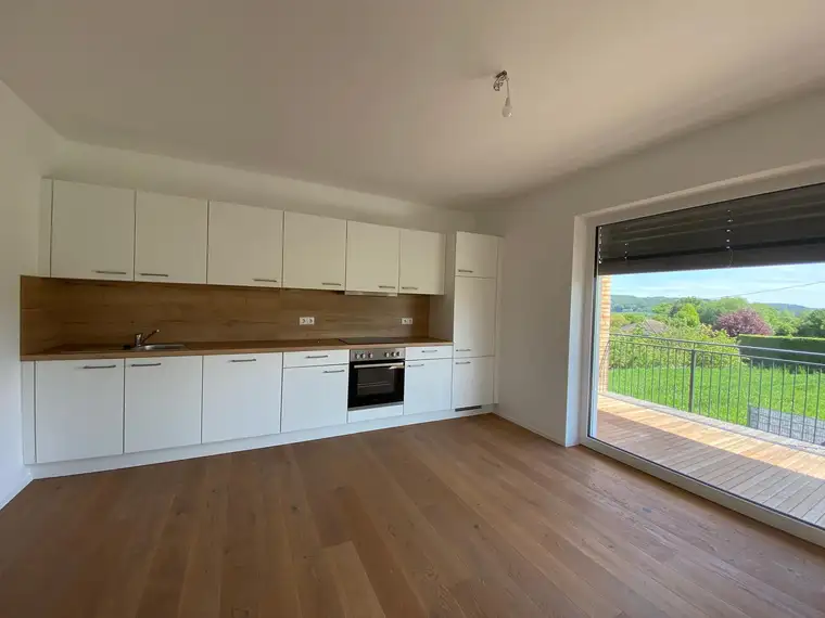 Moderne, Neuwertige 3-Zimmer-Wohnung (75m²) mit Balkon - in Unterbuch