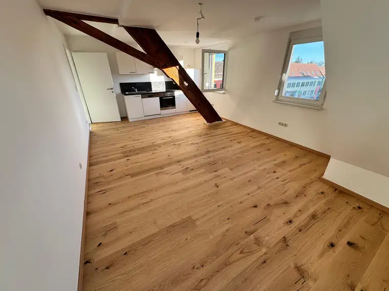 Neuwertige 2-Zimmer-Wohnung (60,50 m²) im Herzen von Burgau