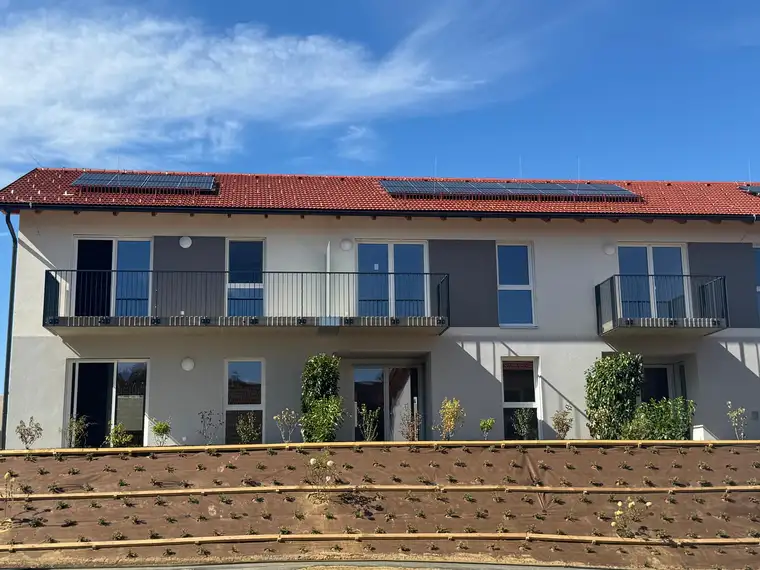 Reihenhäuser 85m² (optional) mit Küche in St. Peter am Ottersbach – Hauptmietzinsfrei bis Ende 2025