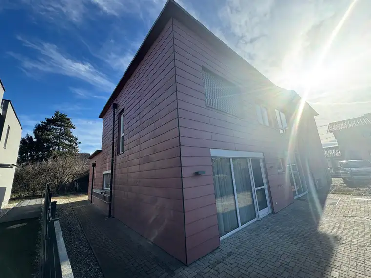 Sanierte 3 Zimmer Mietwohnung (ca. 61 m²) mit moderner Küche und KFZ-Abstellplatz in Graz