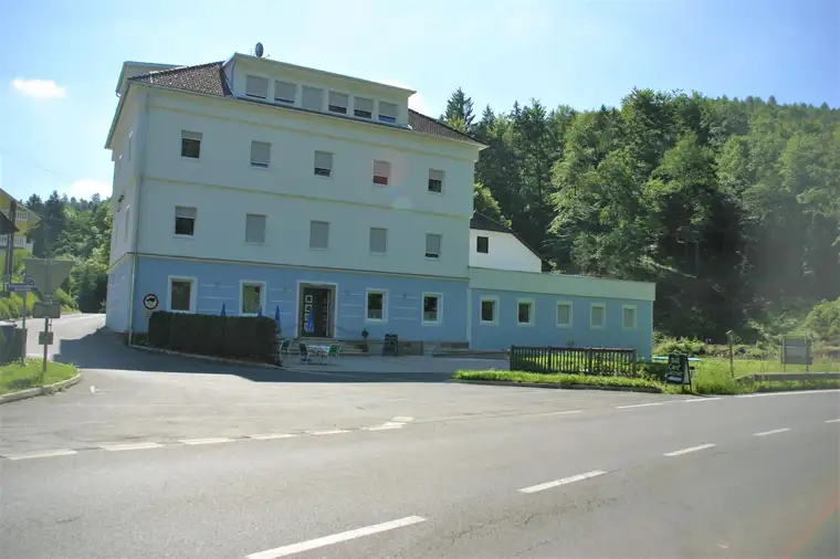 Großzügiges Beherbergungsgebäude bzw. Zinshaus in BAD GLEICHENBERG