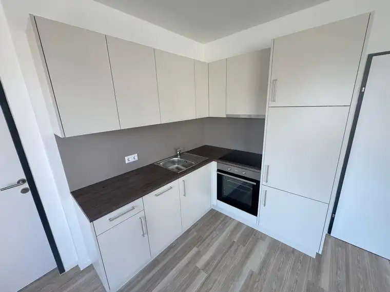 Sanierte 3 Zimmer Mietwohnung mit Dachterrasse und KFZ-Abstellplatz in Graz