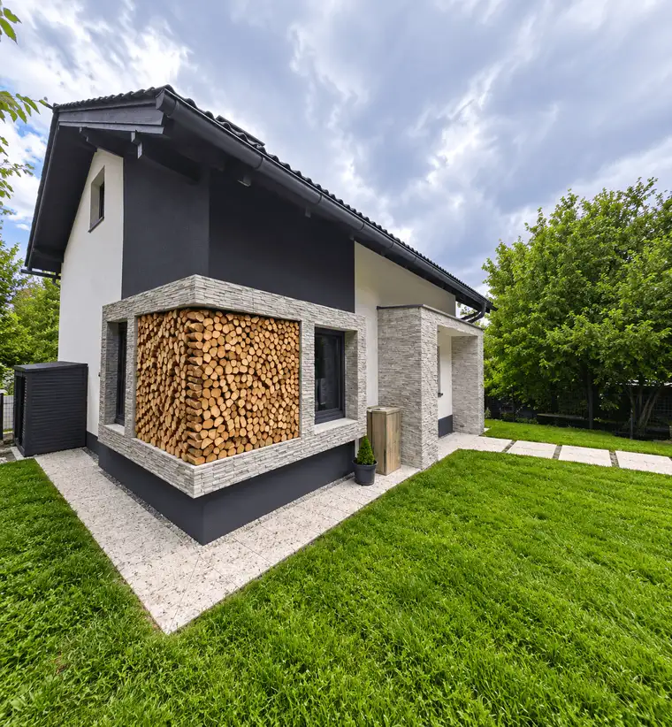 EFH MIT 3 APARTMENTS – WOHNEN, VERMIETEN ODER BEIDES