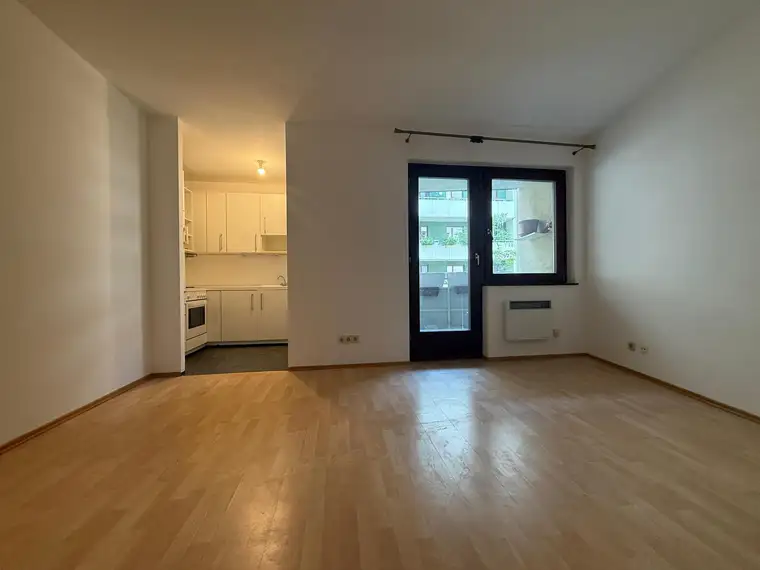 Top Ruhelage mit hofseitiger Loggia zentral neben Mariahilferstraße