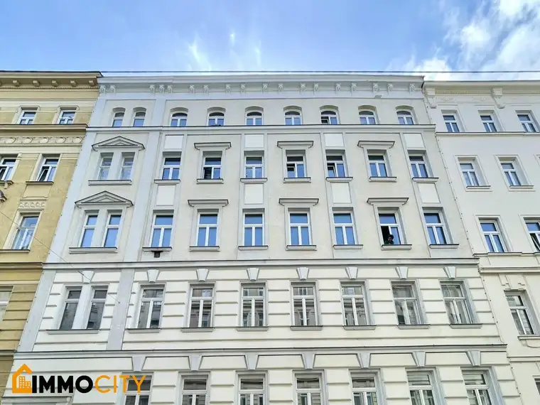 Traumwohnung zum Renovieren: Charmante 2,5-Zimmer Wohnung mit Balkon in 5. Bezirk, Wien, Hofseitig, Top Lage