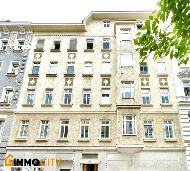 Dachgeschosswohnung (225 m²) + Dachterrasse (54 m²) in der Albertgasse 6, 1080 Wien