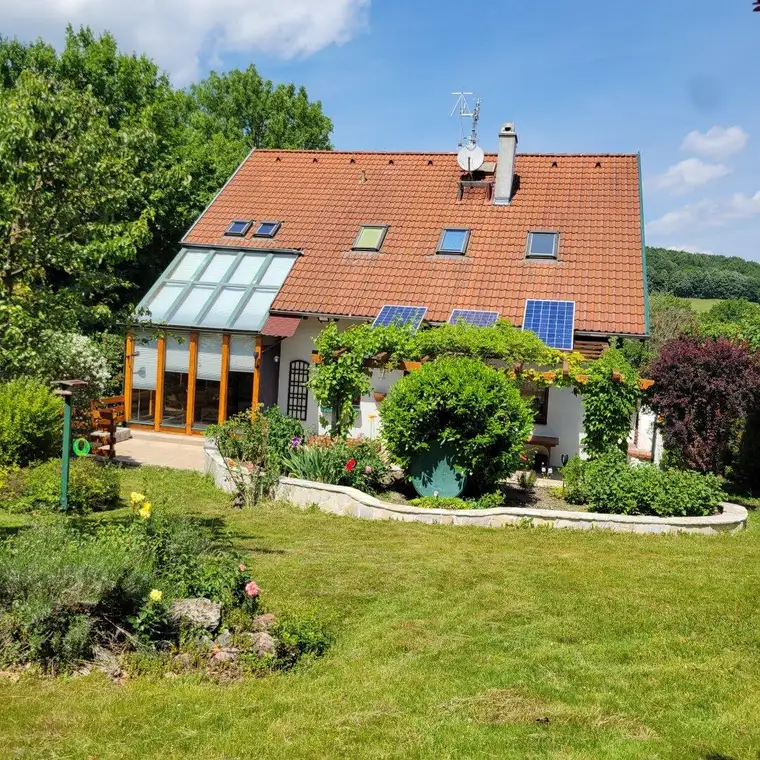 Charmantes 5-Zi-Einfamilienhaus in Siegenfeld mit Garten, Garage &amp; Terrasse – 495.000 €