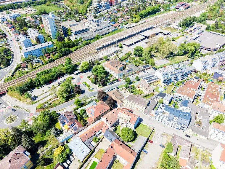 Projektliegenschaft im Kerngebiet von Korneuburg | Toplage zw. Bahnhof &amp; Zentrum | ca. 1.100 m2 Nutzfläche möglich