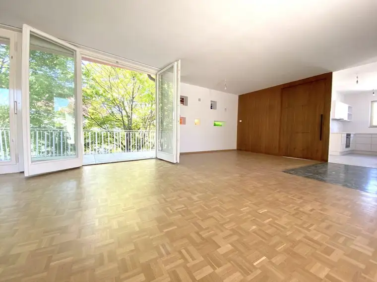 WOHNJUWEL AUS DEN 60er-JAHREN MIT TERRASSE