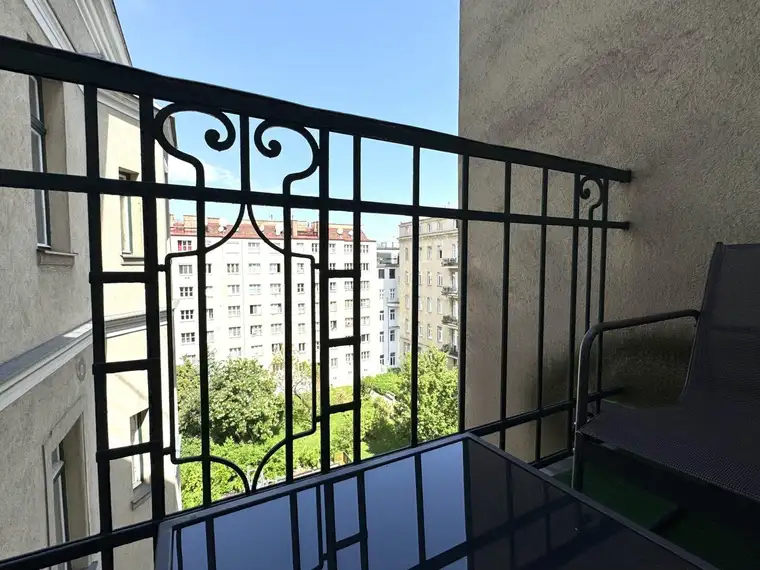 STILVOLLE STADTWOHNUNG IN CHARMANTER LAGE