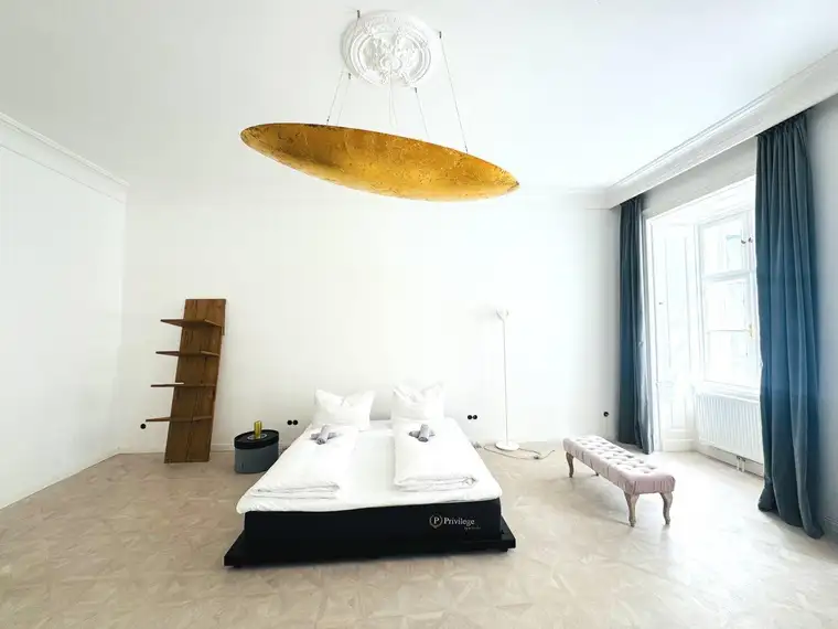 TRAUMHAFTE ALTBAUWOHNUNG IN EXKLUSIVER LAGE