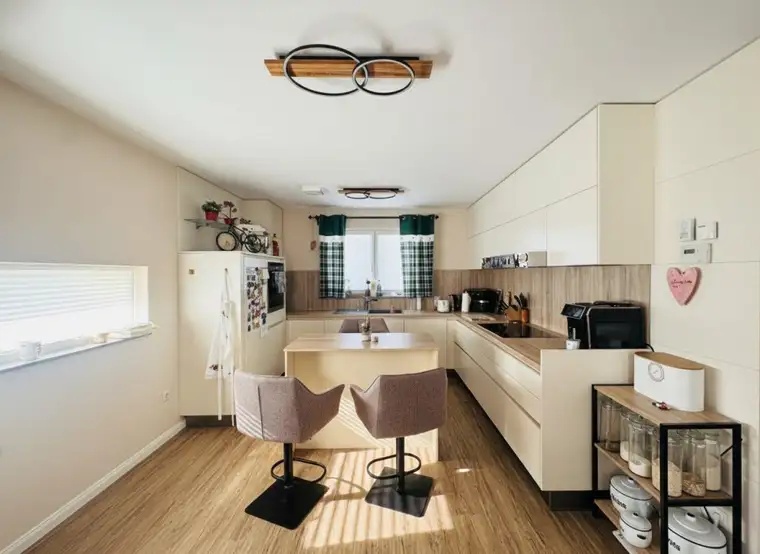 MODERNES REIHENHAUS IN RUHIGER LAGE - NÄHE EBREICHSDORF