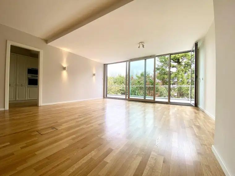 HERZKLOPFEN - TRAUMHAFTE GARTENSEITIG GELEGENE TERRASSENWOHNUNG - 2 GARAGENPLÄTZE