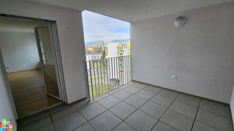 3 MONATE MIETFREI! 2- ZIMMERWOHNUNG mit LOGGIA und KÜCHE