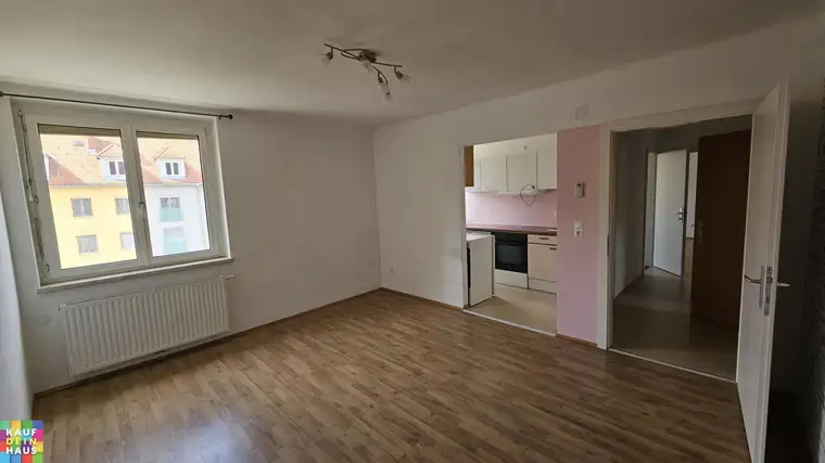 Günstige, geförderte 2 Zimmerwohnung mit Küchenmöbel